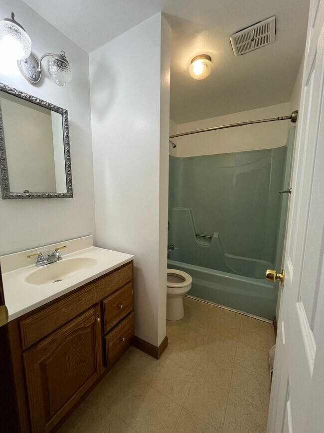 Foto del edificio - 2 Bedroom Townhouse with Garage