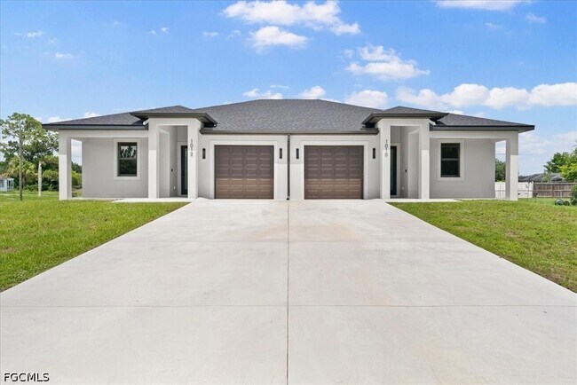 Foto del edificio - 934 Jaguar Blvd