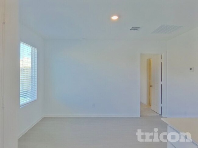 Building Photo - 10704 Dusty Rnch Rd