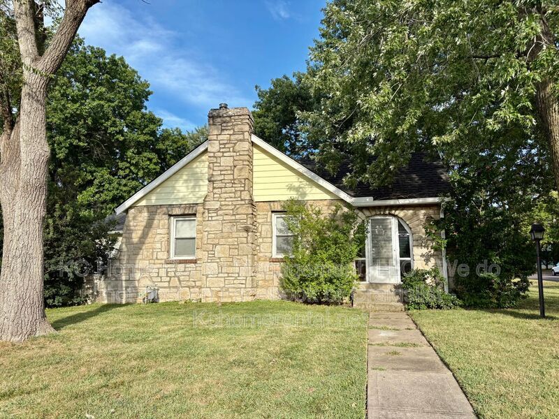 Foto principal - 7839 Robinson St