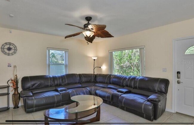 Foto del edificio - 3928 W Bay View Ave