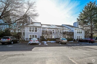 Building Photo - 9941 Oakton Terrace Rd