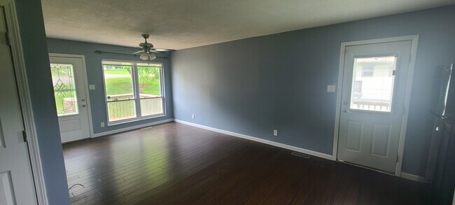 Living Room - 7709 Carraway Cir