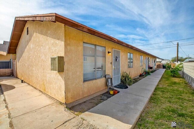Foto del edificio - 2114 S Walnut Ave