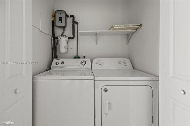 Foto del edificio - 4 br, 2 bath House - 7801 NW 70th Ave