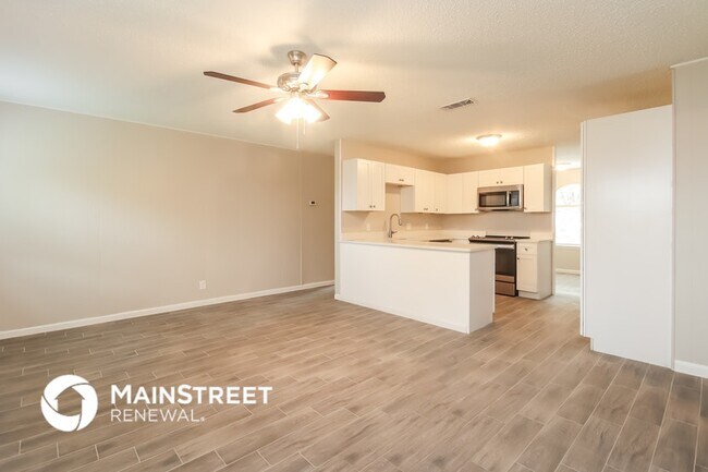 Building Photo - 5621 Macdougall Dr