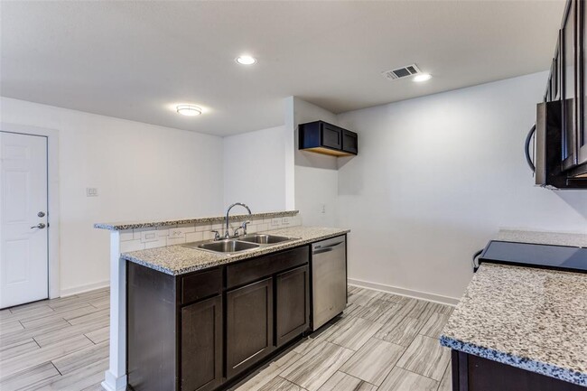 Building Photo - 519 Wood Dr