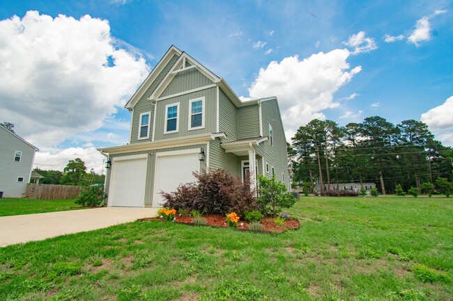 Building Photo - Coming Soon! 3 Bedroom 2.5 Bathroom