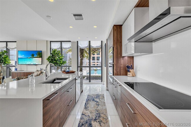 Building Photo - 100 E Las Olas Blvd