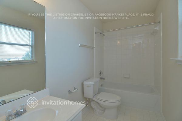 Building Photo - 3515 Avalon Castle Dr