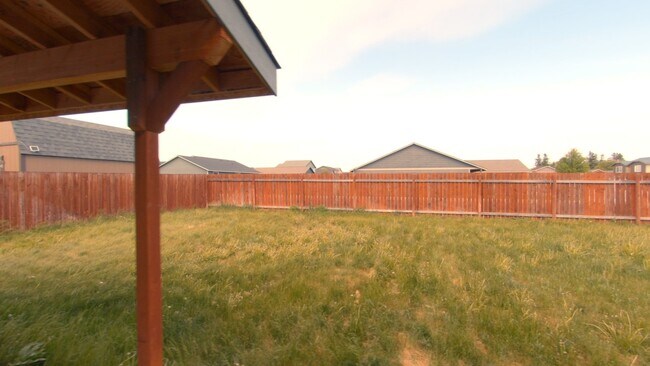 Foto del edificio - Large 5 Bedroom Home - North of CWU