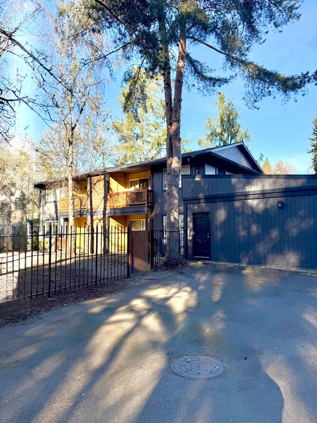 Building Photo - 6555 SW Terri Ct