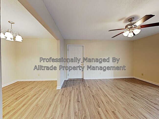 Foto del edificio - 6005 Park Woods Rd