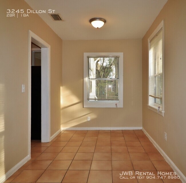 Building Photo - 3245 Dillon St