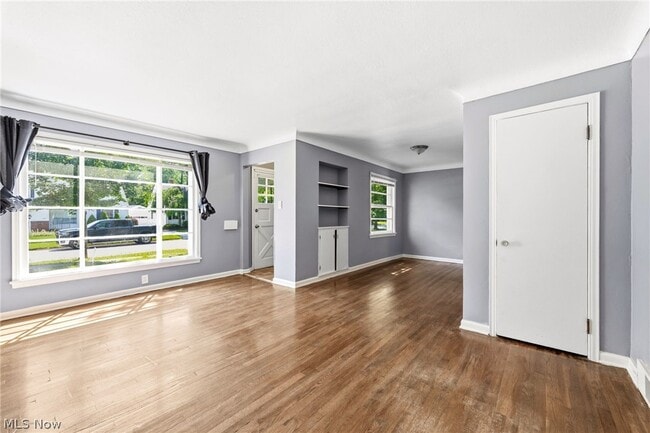 Building Photo - 988 Glenside Ave