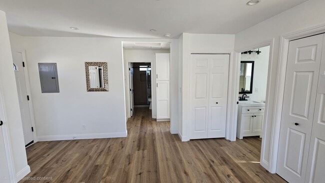 Building Photo - 9903 Rudnick Ave