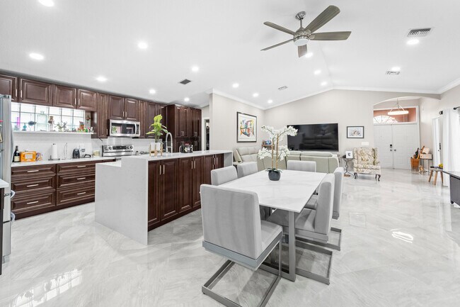 Building Photo - 9906 Harbour Lake Cir