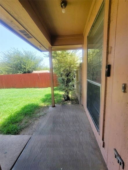 Building Photo - 3411 Stonewall Ln