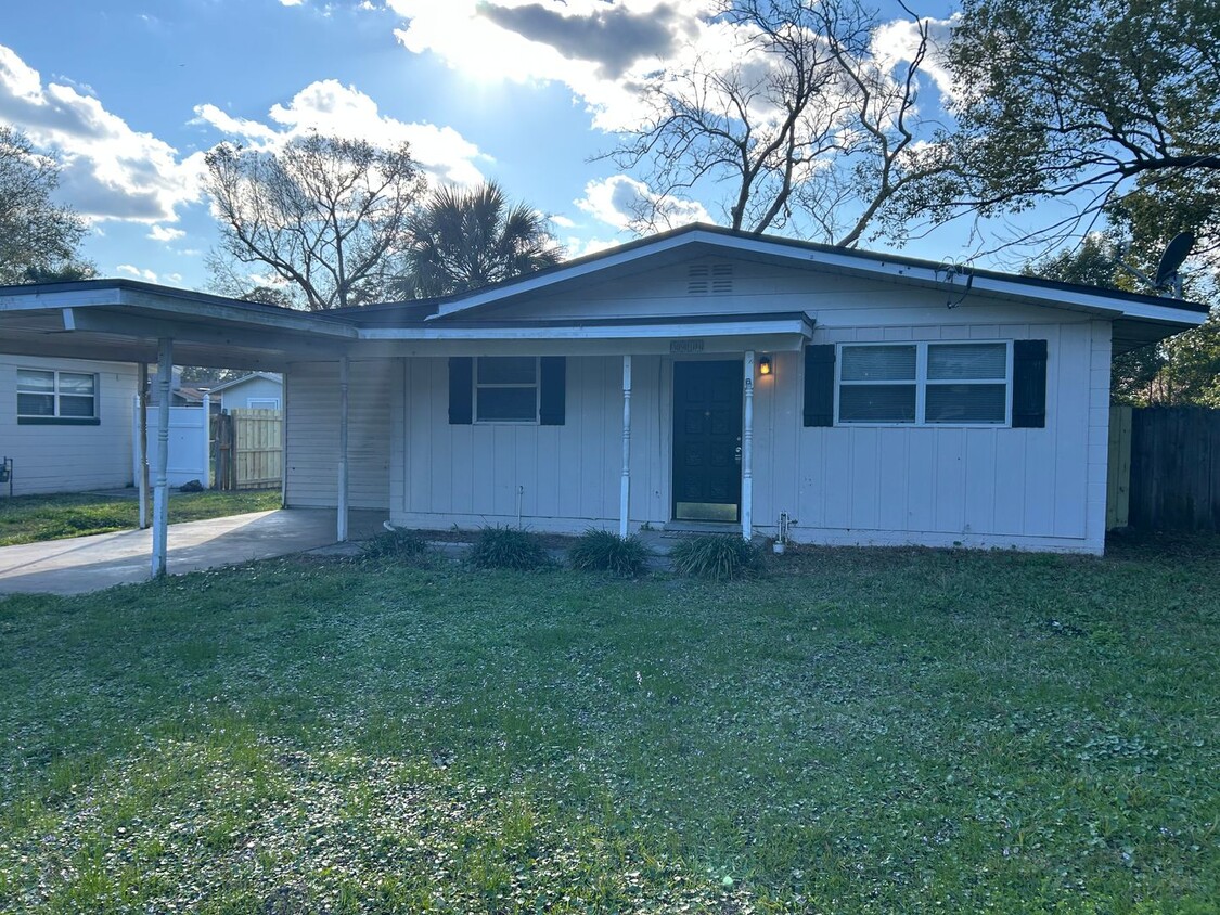 Primary Photo - Spacious 4/2 Family Home on Westside Jax!