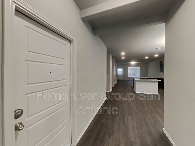 Building Photo - 1012 Highland Vista