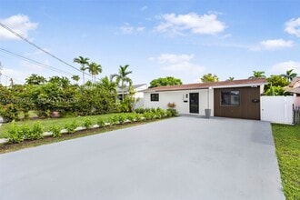 Building Photo - 3481 SW 87th Ct
