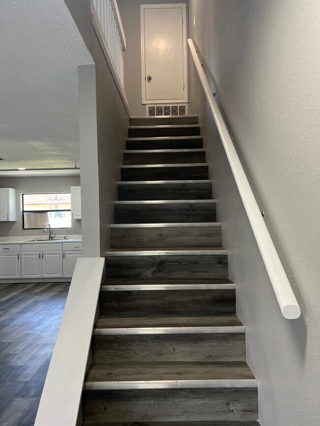 Photo - 1408 Montana Ave Townhome