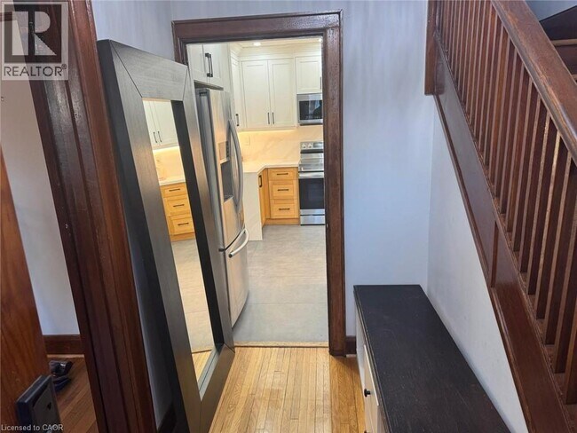 Photo du bâtiment - 74 E 15th St