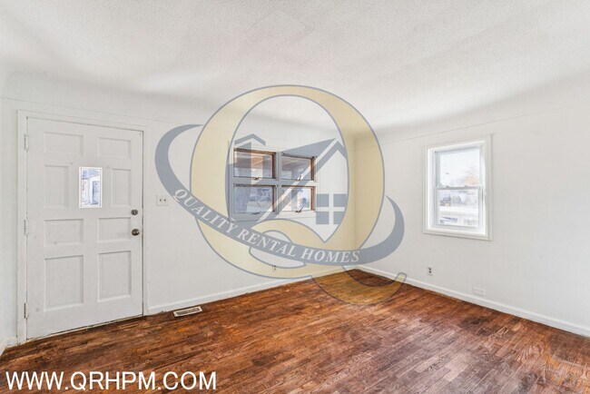 Foto del edificio - Available Now!!