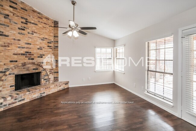 Building Photo - 4525 Larner St