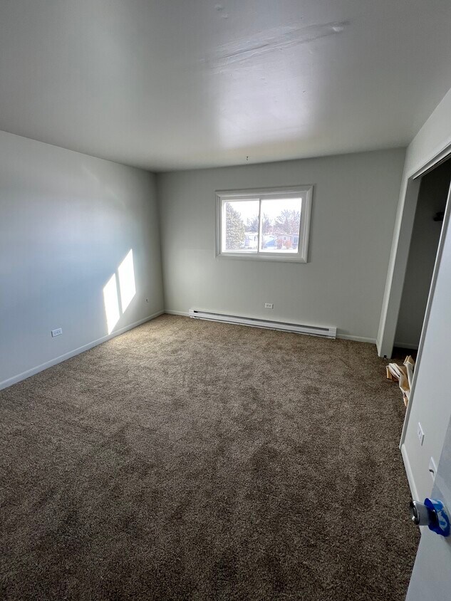 New carpet and windows - 374 Lynn Dr