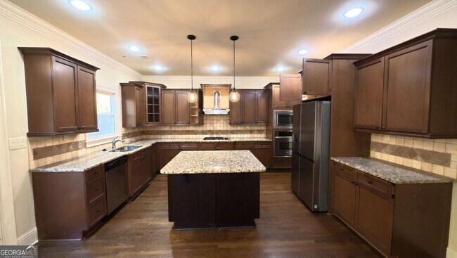 Foto del edificio - 3361 Lake McGinnis Dr