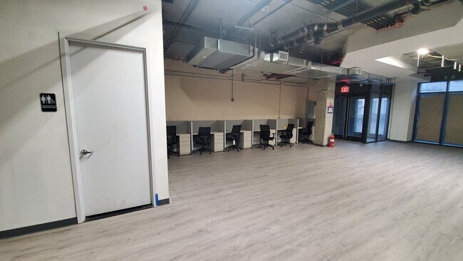 Building Photo - 11-11 44th Dr
