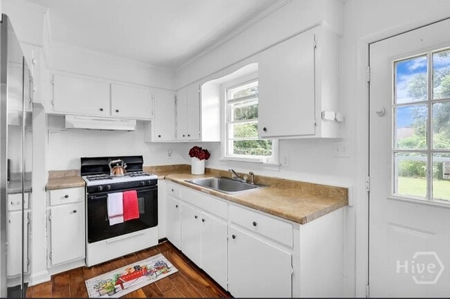 Building Photo - 7 Chippewa Dr