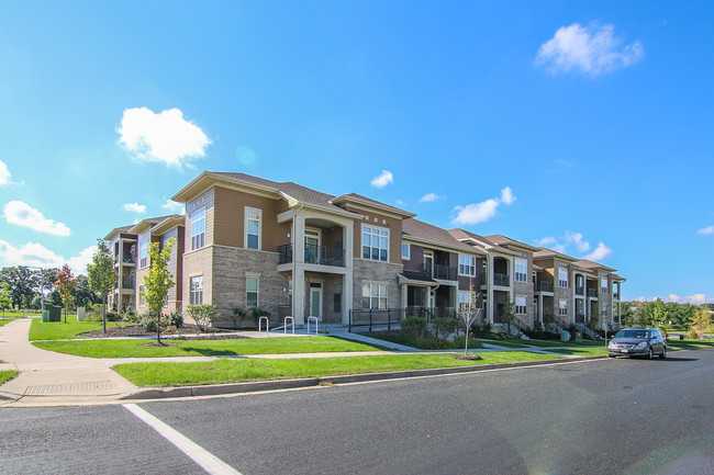 Building Photo - The Landing on East Hill Parkway