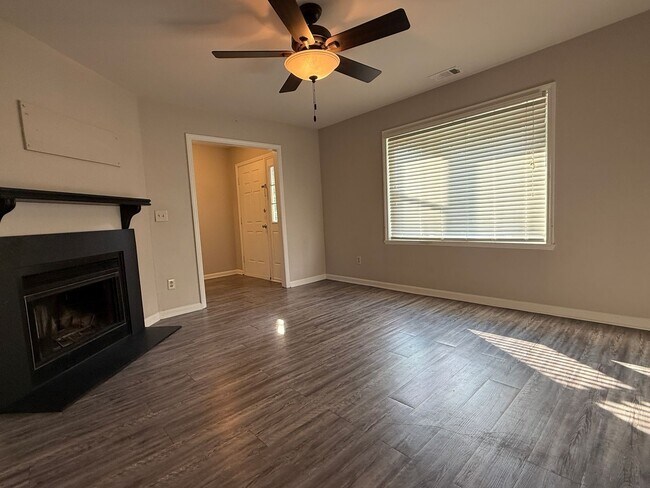 Building Photo - 8317 Summerglen Cir