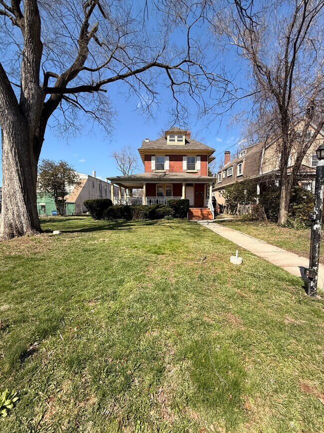 Foto del edificio - 1605 DeKalb St