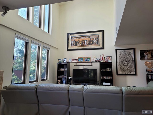 Building Photo - 759 Spinnaker Ct