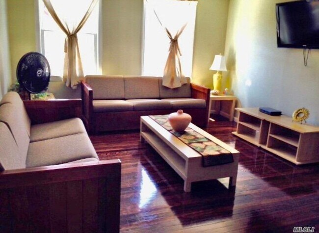 Foto del edificio - 10 Bungalow Ln