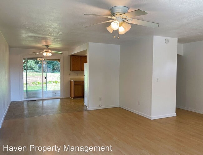 Building Photo - 3 br, 1 bath House - 11629 211th Ave E