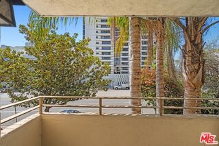 Foto del edificio - 10645 Wilshire Blvd