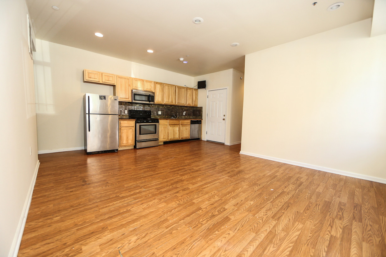 Kitchen & Living room - 1447 N 17th St