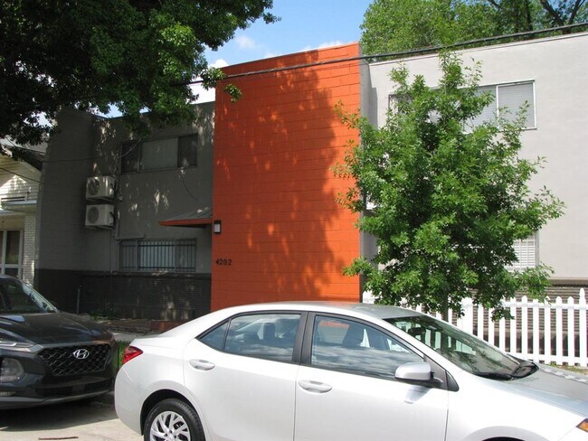 Building Photo - 4202 Stanford St