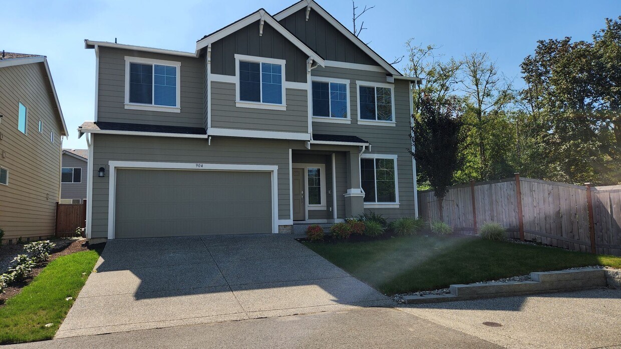 Primary Photo - Contemporary 3 Bed 2.5 bath home in Wyndha...