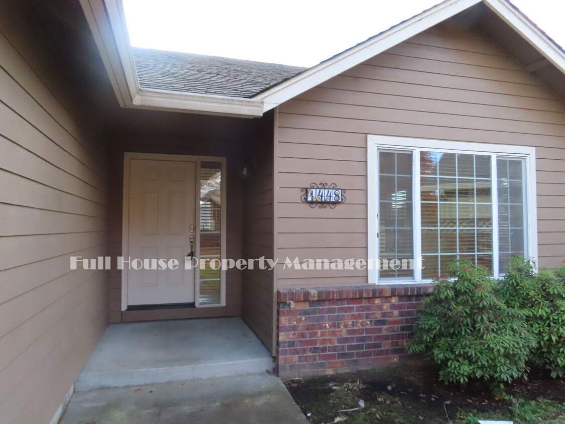 Primary Photo - Charming Home in Santa Clara Neighborhood!...