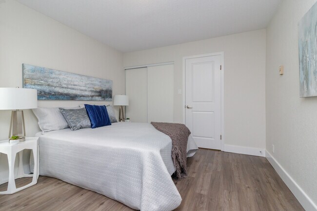 Photo du bâtiment - 984 McKenzie Avenue