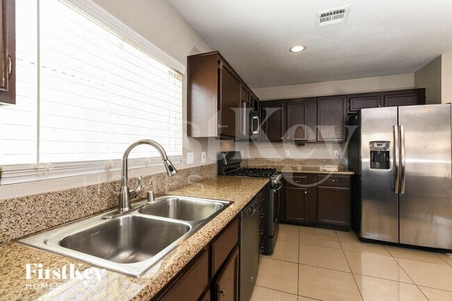 Foto del edificio - 6962 Antell Cir