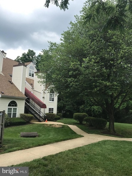 Building Photo - 10547 Beacon Ridge Dr