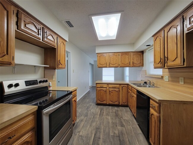 Foto del edificio - 1640 Stroud Ln