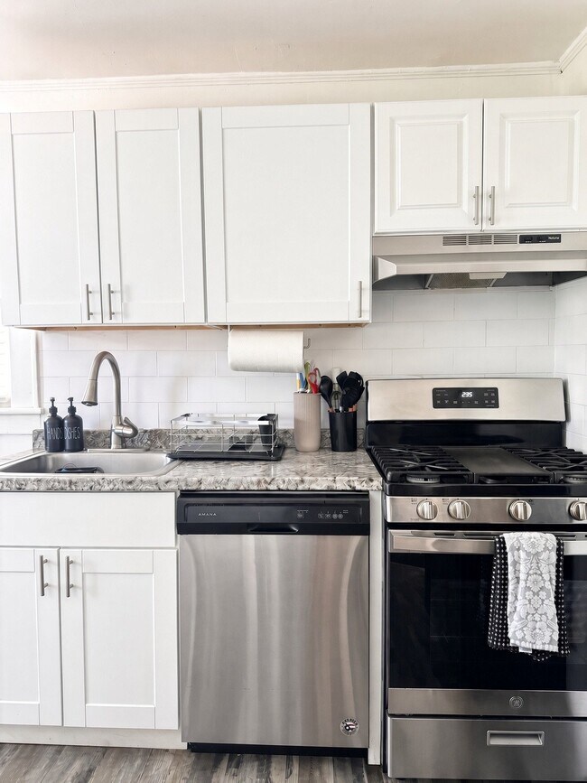 Foto del edificio - 828 Plainfield Ave