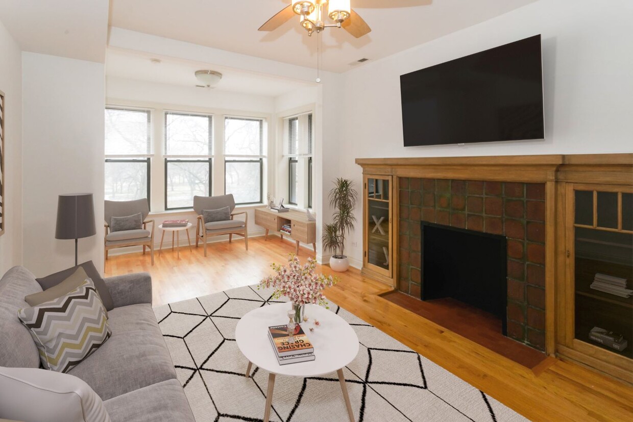 Comedor/Sala de estar - 5401-5409 S. Cottage Grove Avenue